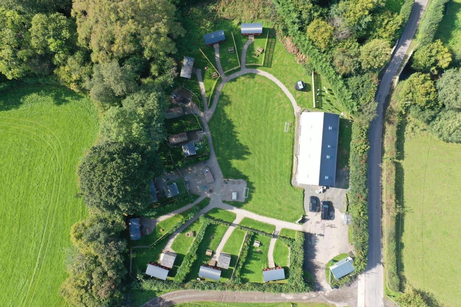 Modern Studio Apartment Set Beneath The Black Mountains A Stones Throw From The Offas Dyke Path Clodock Exterior foto